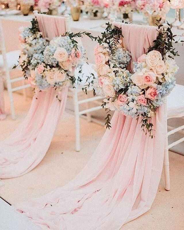 Sillas de novios con toques rosas 👰🏻💗🤵🏻 - 1