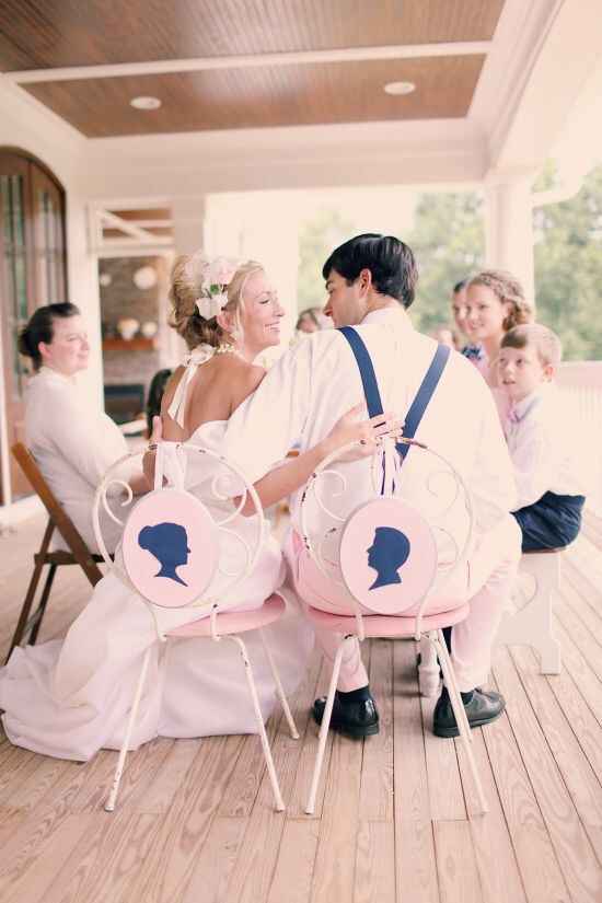 Sillas de novios con toques rosas 👰🏻💗🤵🏻 - 11