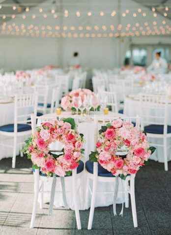 Sillas de novios con toques rosas 👰🏻💗🤵🏻 - 14