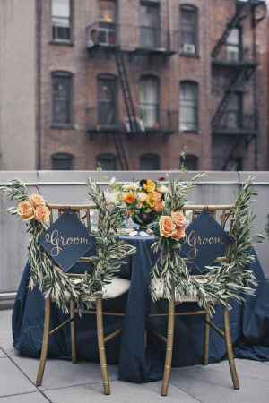 Sillas de novios con toques azules - 10