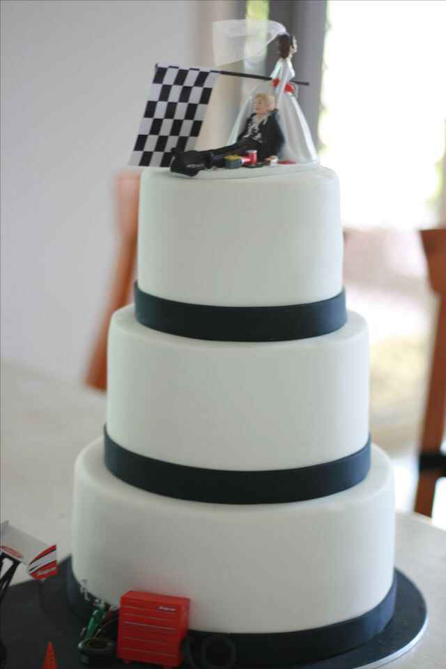 sorpresa pastel de boda estilo Racing! - 1