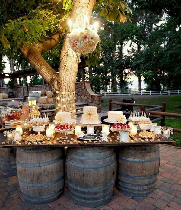 Mesa de dulces va mesa de carnes frías - 15