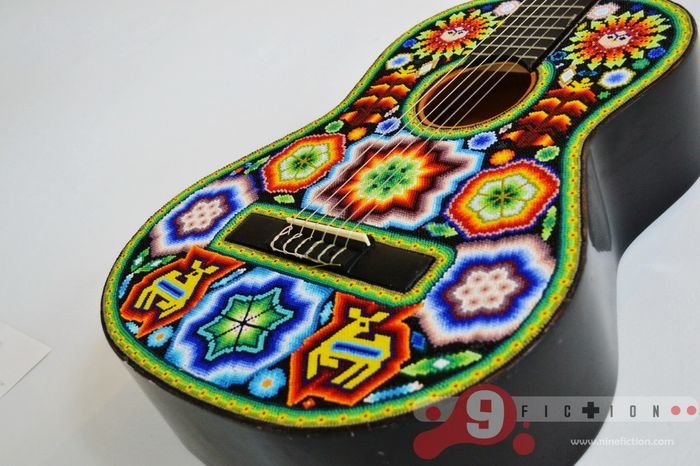 Guitarra Huichol