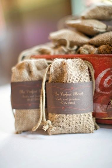 5) Sacos de yute con mezcla personalizada de café