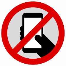 2. No tomar llamadas, delegar el celular a algún familiar o damas de honor. 