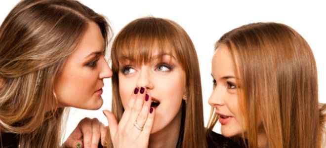 2. Criticar las decisiones de la novia ¡Es su boda! Seguro tú lo harías diferente, con distintos col