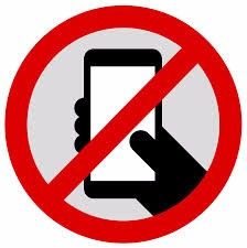 2. No tomar llamadas, delegar el celular a algún familiar o damas de honor. 