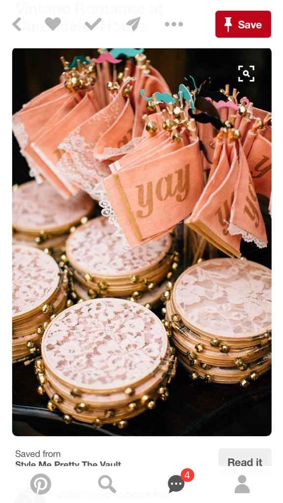 Ruido al salir de la iglesia - 1