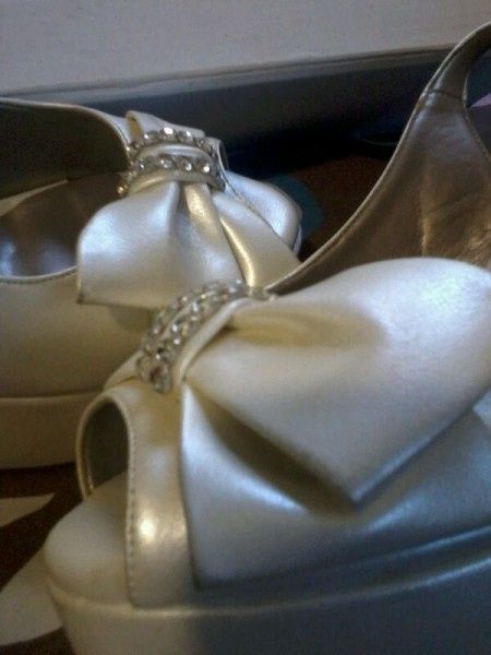 ZAPATOS CON PEDRERÍA MUY COMODOS