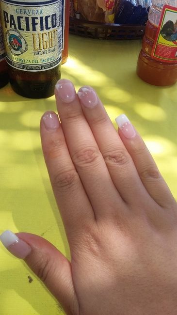Asi quedaron mis uñas despues de subir a la famosa Banana :(