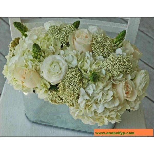 Hortensias , nube y rosas