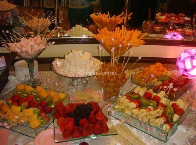 Mesas de dulces, frutas o botanas. Ustedes que harán ?! 1