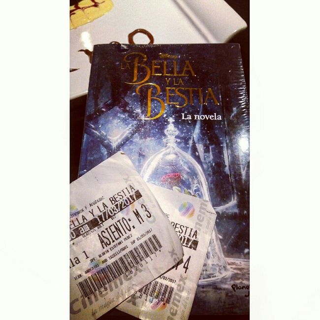 Me lo propuso al estilo "la bella y la bestia"😍🌹💍 - 2