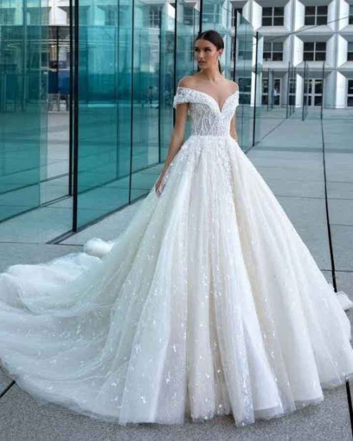 Que tipo de vestidos le quedan a una chaparrita? mido 1.50 - 4