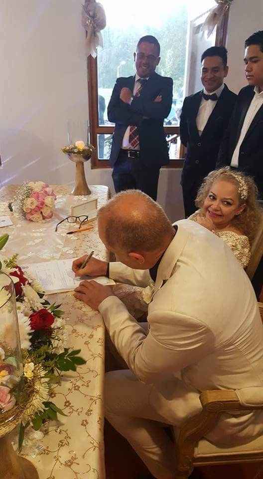 Felizmente casada por lo civil. - 5