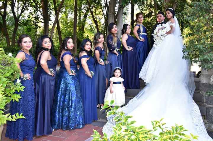 "Damas en Classic Blue" - 1