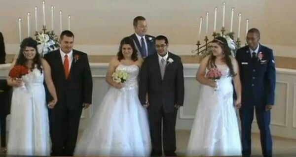Boda triple, ¿ustedes aceptarian?... - 4