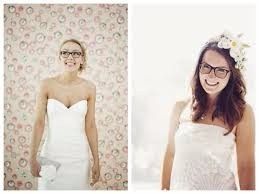 Novia con lentes.
