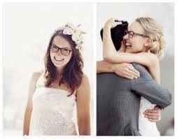 Novia con lentes.