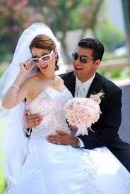 Novia con lentes.