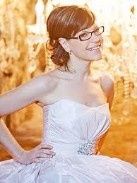 Novia con lentes.