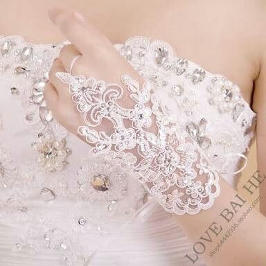 Qué tipo de vestido de novia se usa con guantes - 5