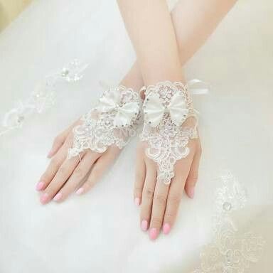 Qué tipo de vestido de novia se usa con guantes - 16