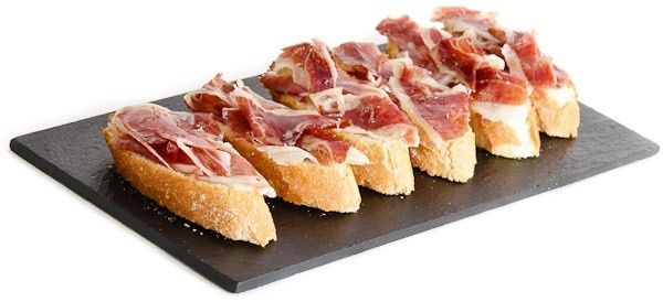 montaditos de jamon serrano