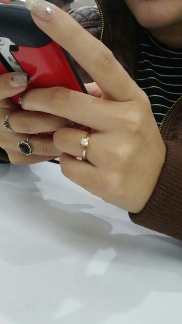 Compartan su anillo de compromiso ? - 1
