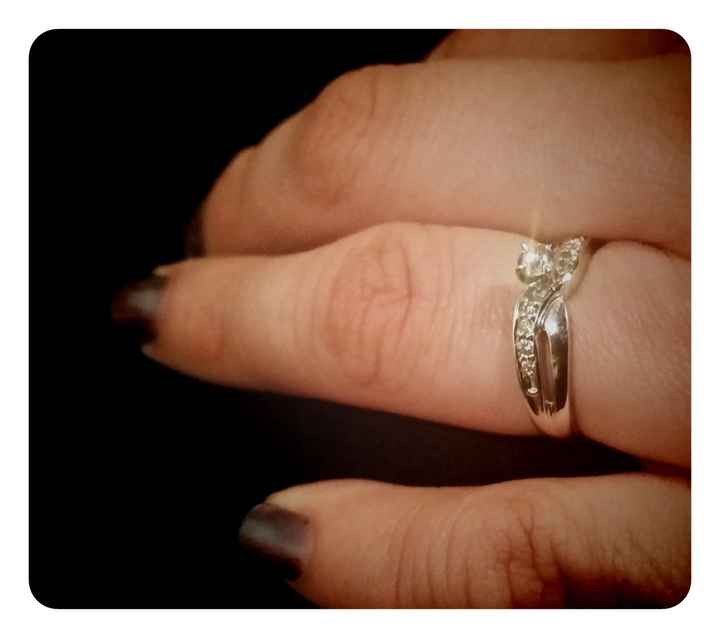 Presuman su promesa de amor - 1