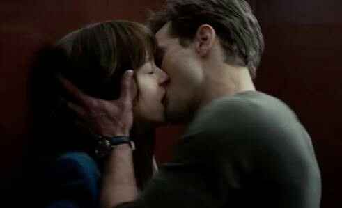 Beso y reto 1: beso de película laura - 1