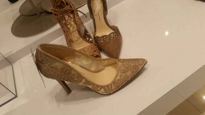 Zapatillas doradas - 1