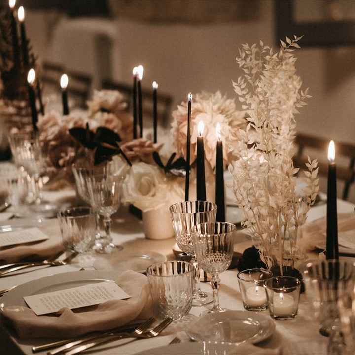 Decoración con velas negras 5