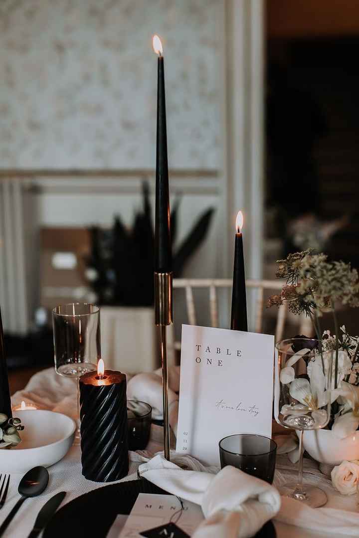 Decoración con velas negras 7