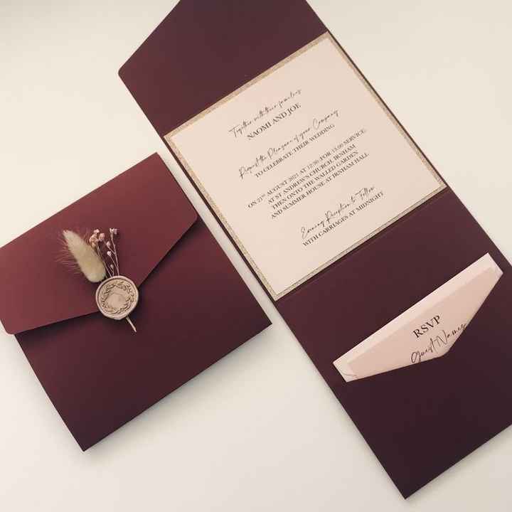 Invitaciones en color borgoña 4