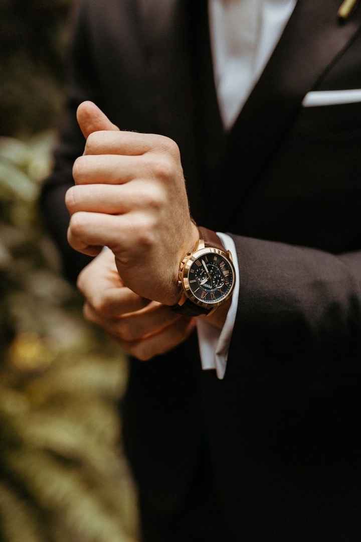 Relojes para el novio en colores oscuros 3