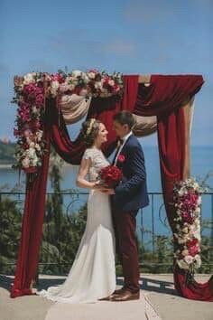 Arcos con toques rojos ❤️ - 5