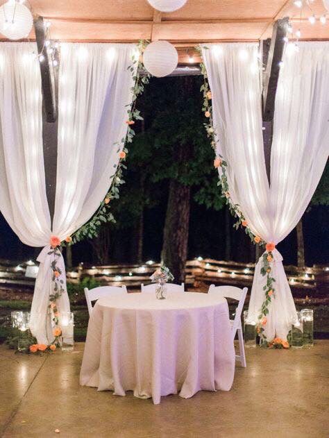 Decoración con telas y flores. - 9