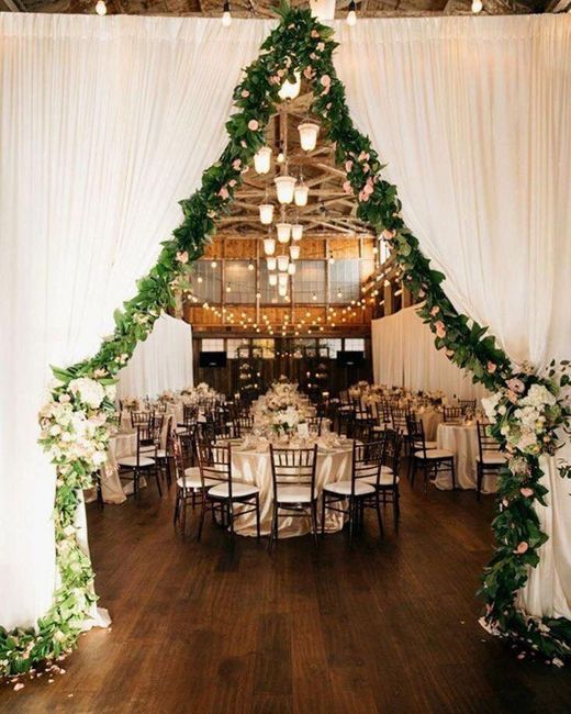 Decoración con telas y flores. - 12