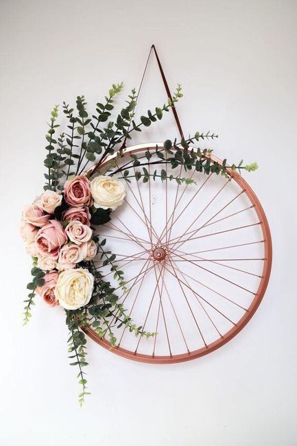 Ideas para decorar con llantas para bici - 6