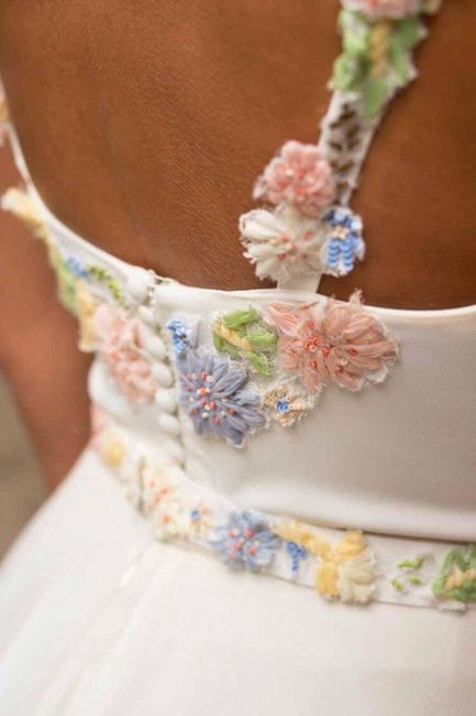 Ideas de vestidos de novia con flores - 2