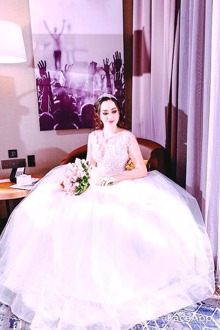 Color. Del vestido - 1