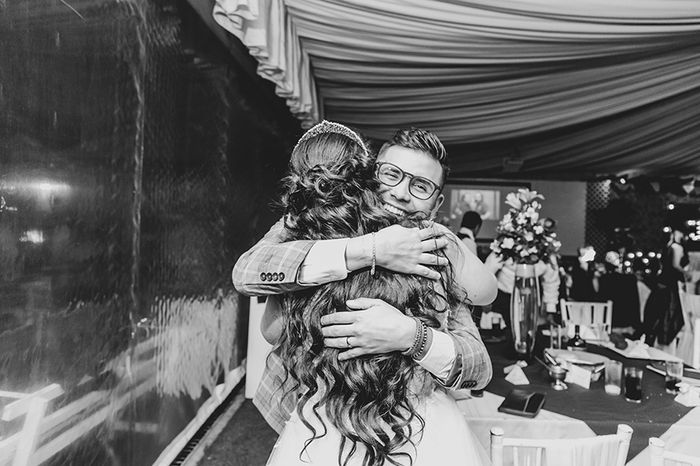Los abrazos que sí o sí tienes que fotografiar en tu boda 📸 - 2