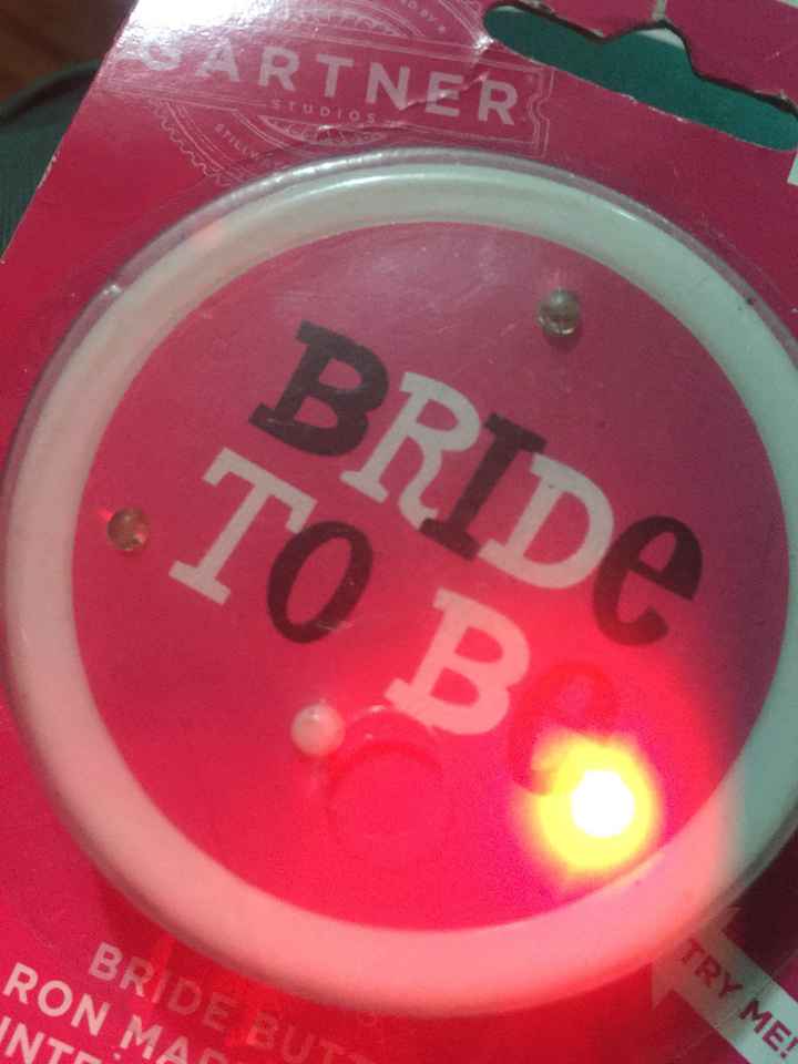 Encontré un botón “ Bride to be “ - 2