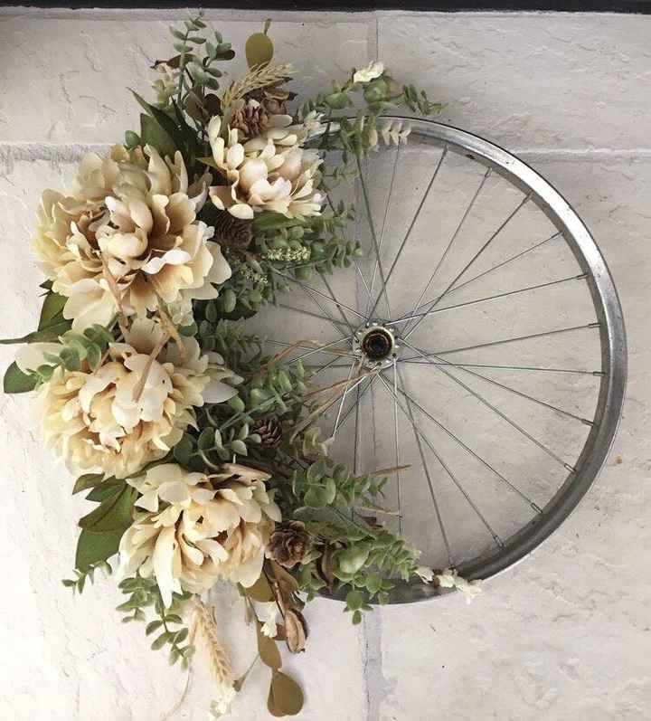 Ideas para decorar con llantas para bici - 2