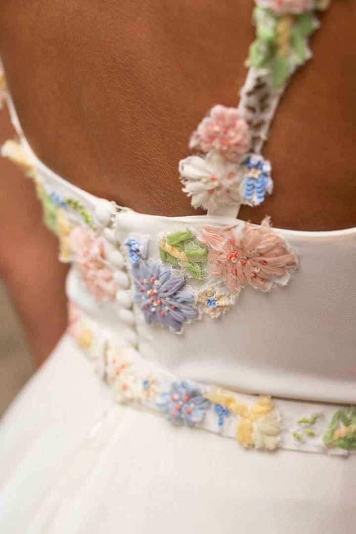 Ideas de vestidos de novia con flores - 2