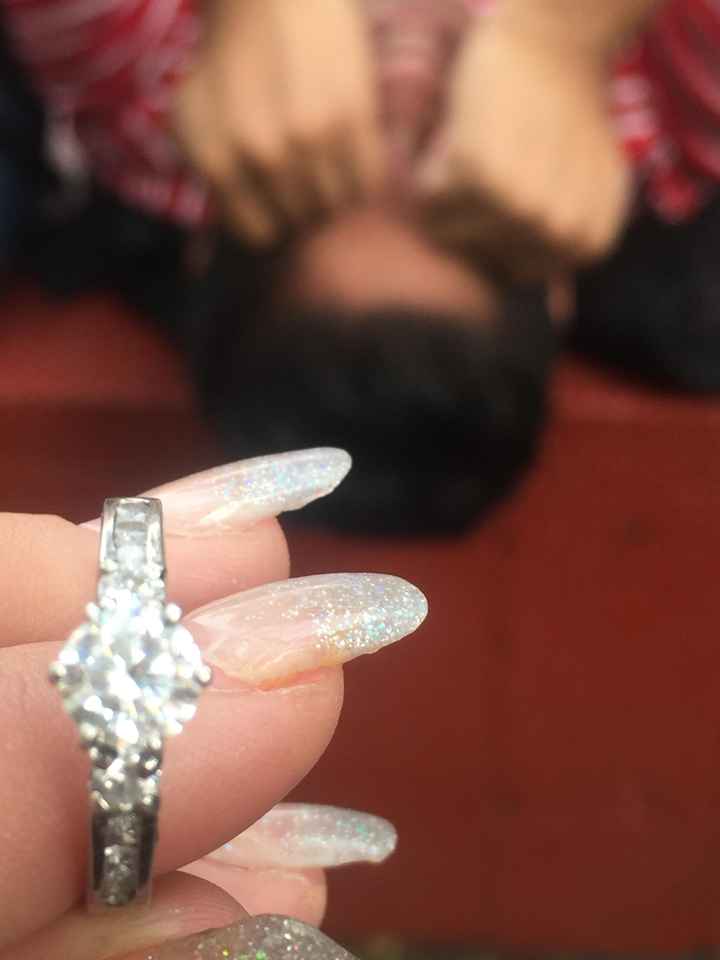 Dia Festivo y de presumir su anillo de compromiso - 12