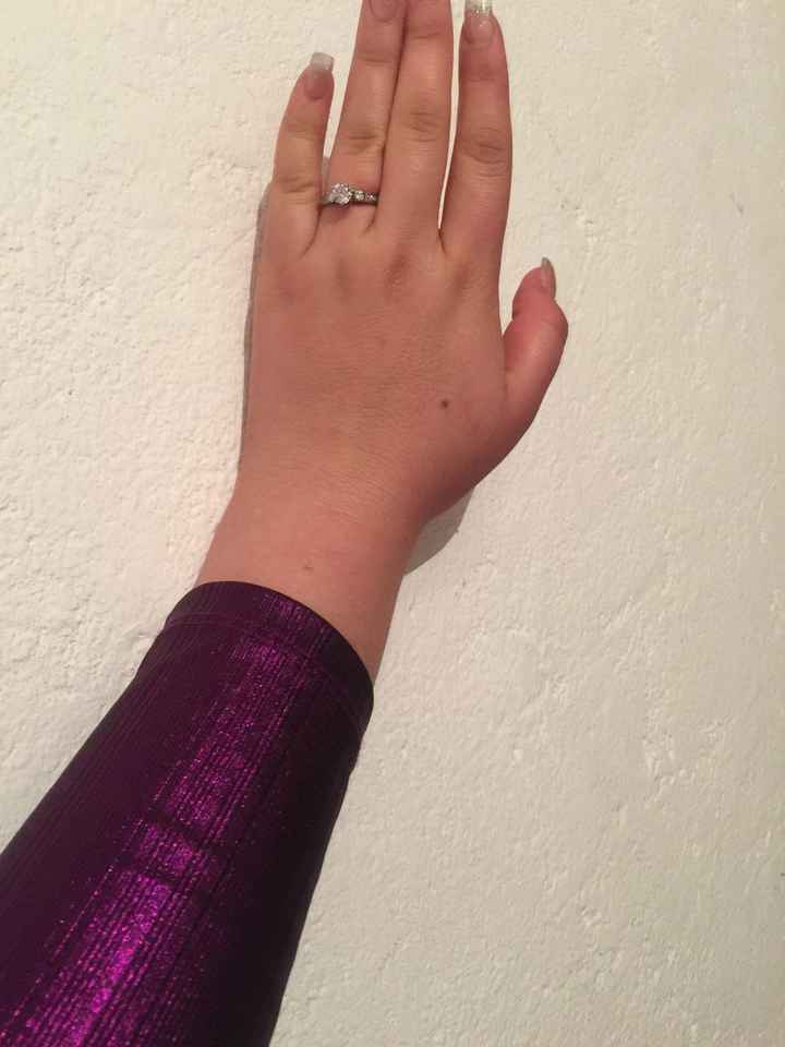Dia Festivo y de presumir su anillo de compromiso - 13