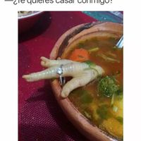 En un caldo de gallina