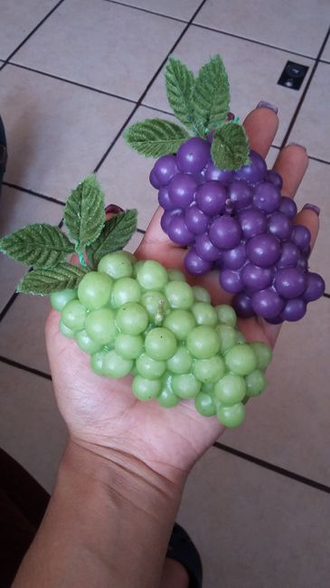 VELAS EN FORMA DE UVA CON AROMA